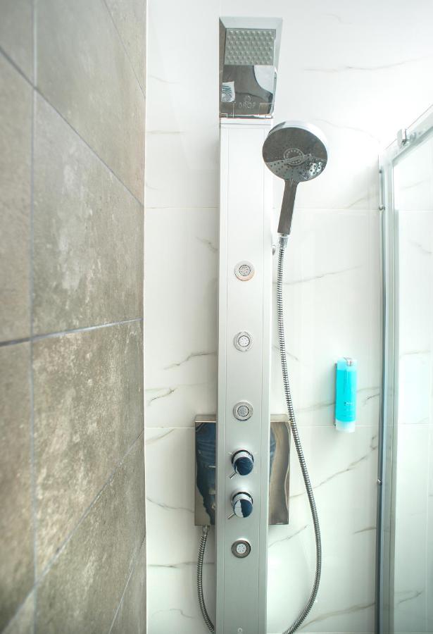 Lux Vip Apartments Peraía Dış mekan fotoğraf