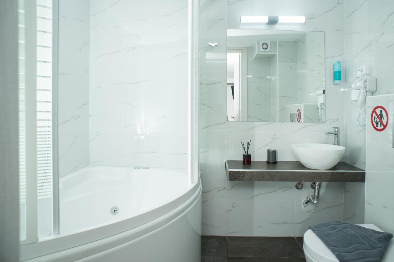 Lux Vip Apartments Peraía Dış mekan fotoğraf